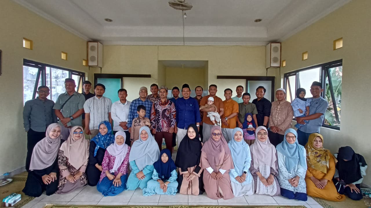 Pererat Silaturahmi, SMP Muhammadiyah 2 Depok Gelar Pengajian Keluarga Samara dengan Tema “Tri Pusat Pendidikan” Pererat Silaturahmi, SMP Muhammadiyah 2 Depok Gelar Pengajian Keluarga Samara dengan Tema “Tri Pusat Pendidikan”